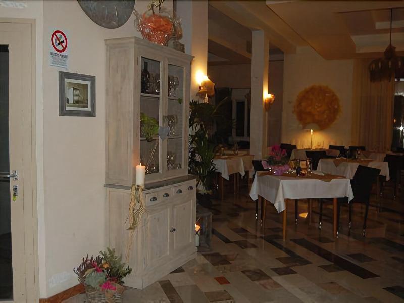 Hotel Ristorante Sole Múggia Buitenkant foto